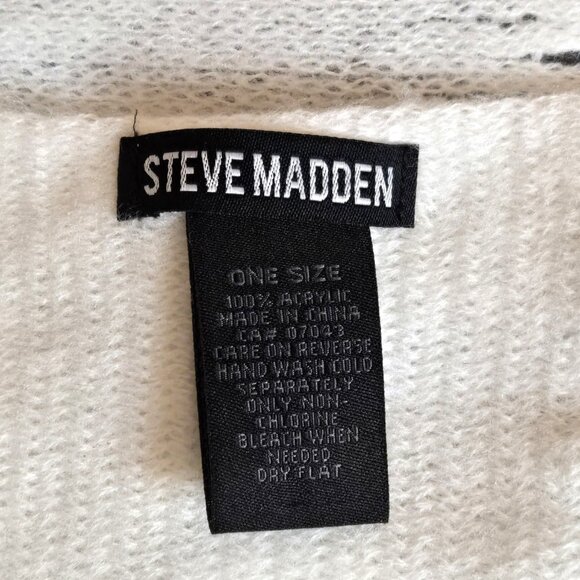 Steve Madden Cream Knit Tuque & Scarf Set | Pom-Pom | Unisex - Picture 5 of 7